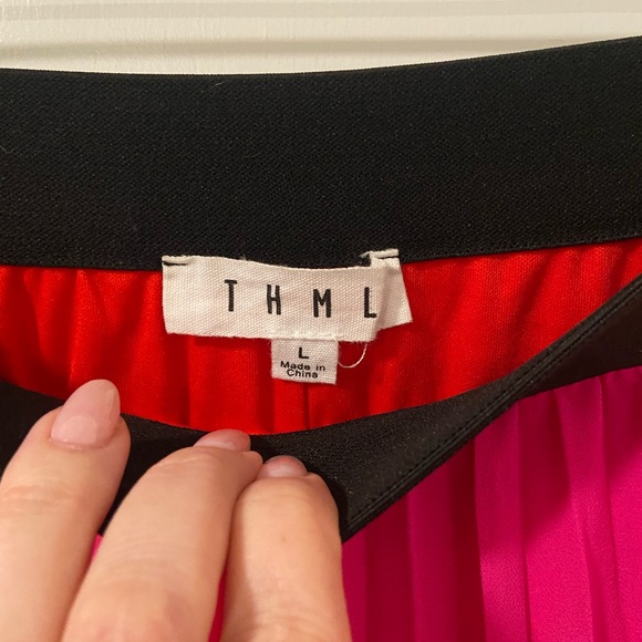 THML pleated color block flowy skirt size L - Picture 6 of 6